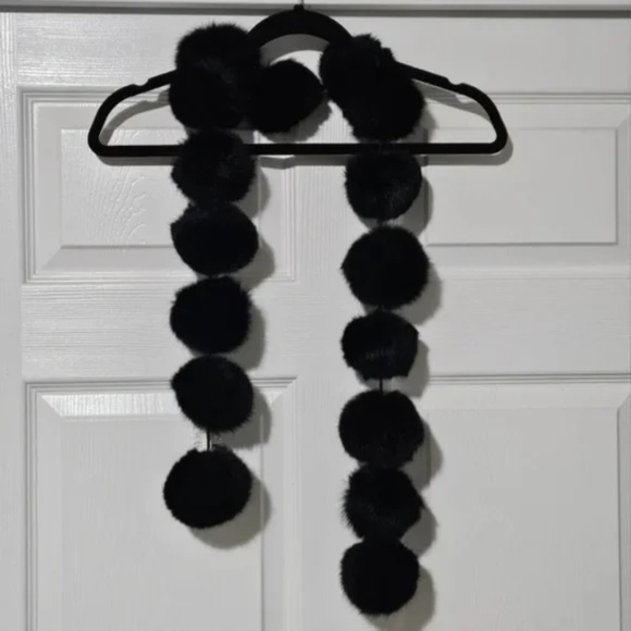 Genuine Rabbit Fur Ball Scarf Black - Picture 2 of 3